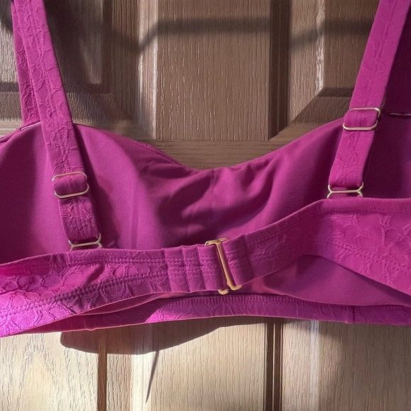 NWT Freshwater Wide-Strap Bandeaukini Swim
Top & Solid High-Waist Swim Bottoms - Picture 13 of 15